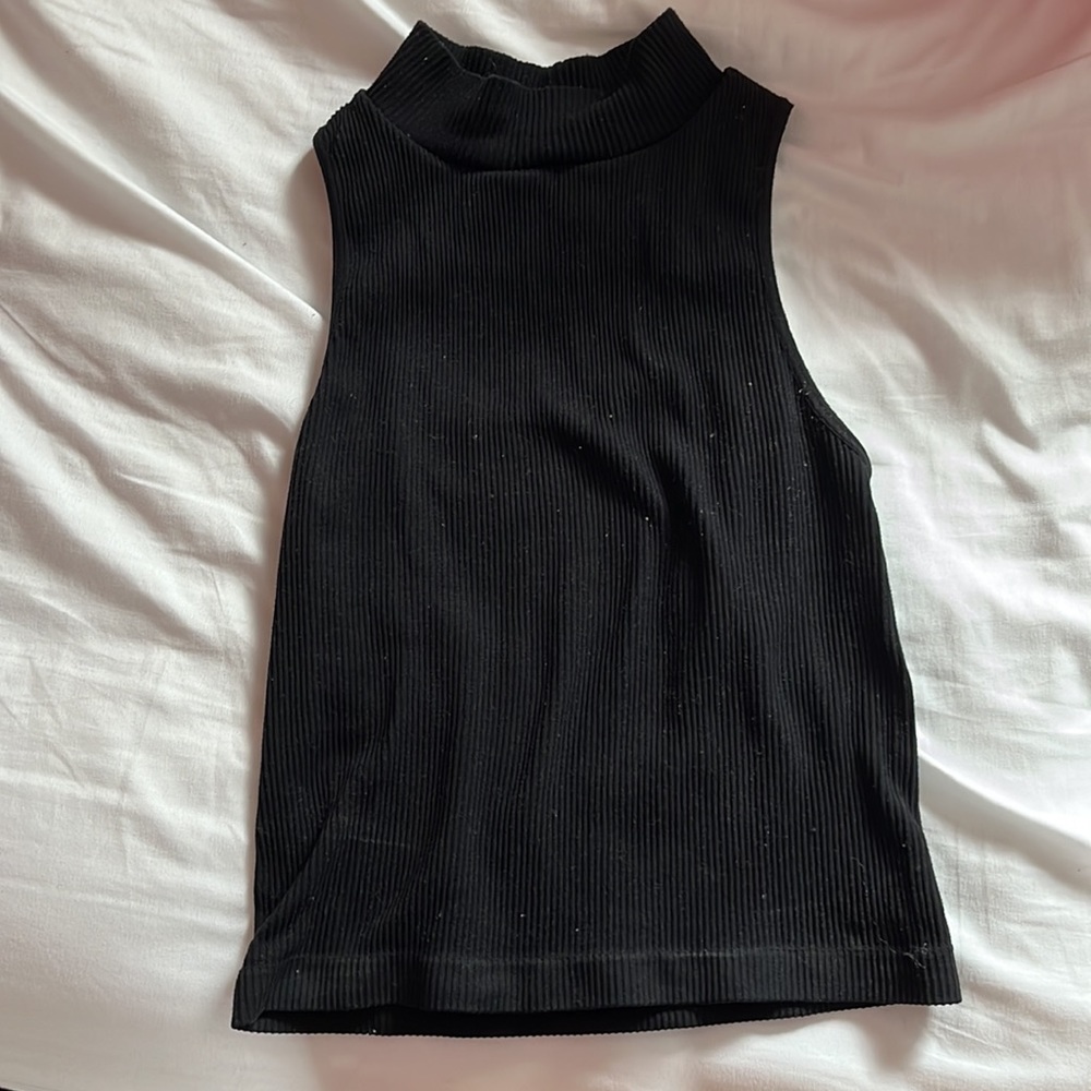 faded rose halter turtleneck top//black